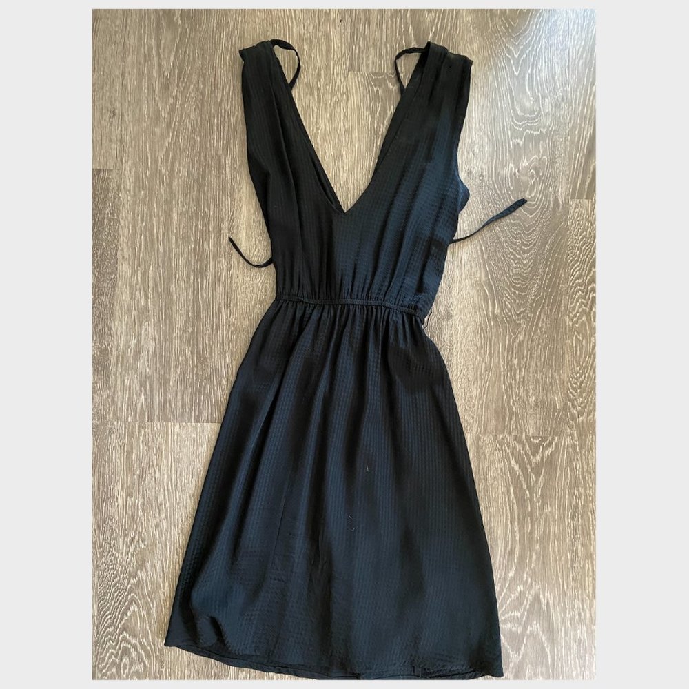 Black Vintage Cinch Waist V-Neck Dress